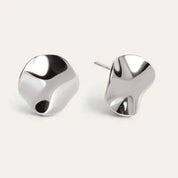 Aretes dorados con diseño asimétrico - Dressygt