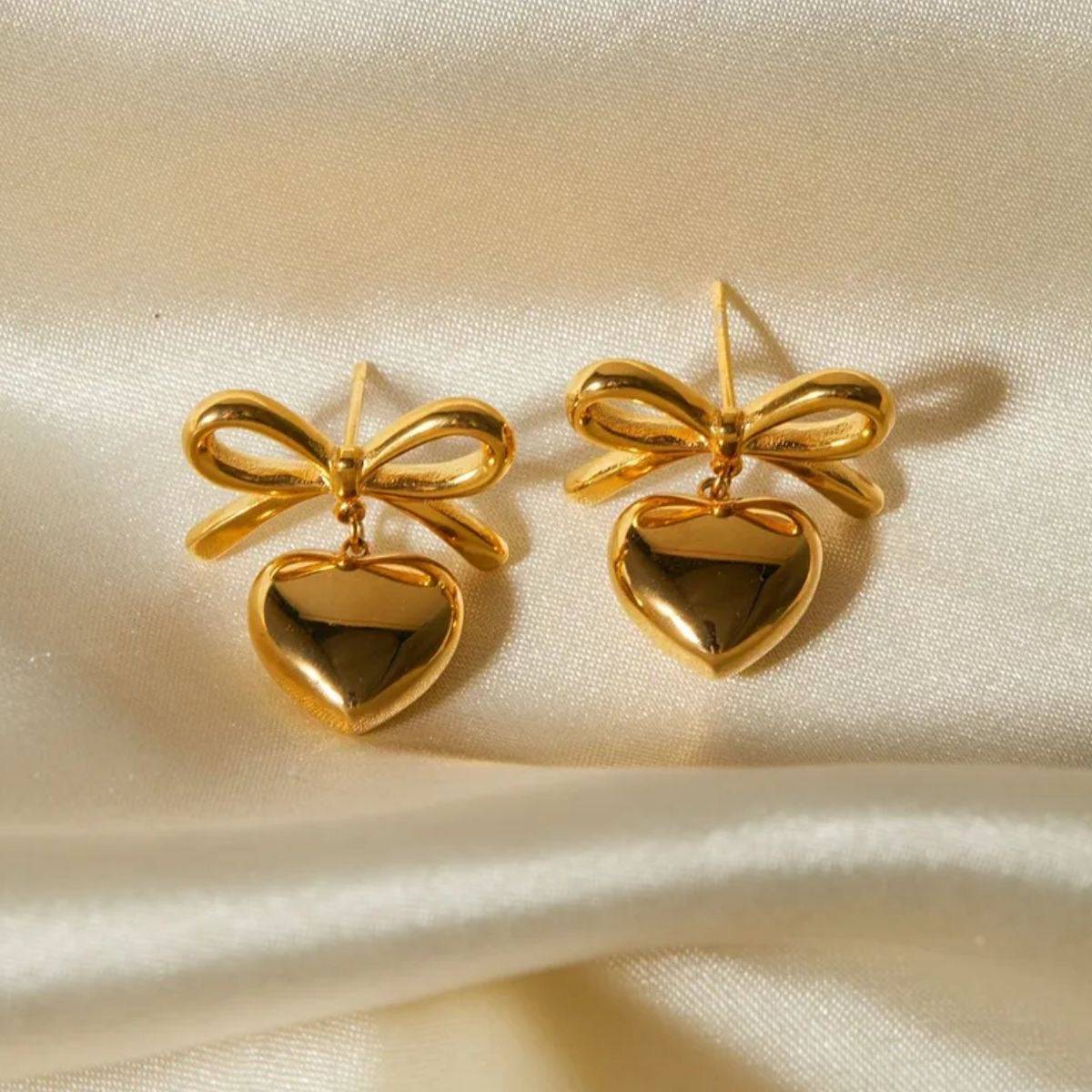 Aretes con diseño de corazón - Dressygt