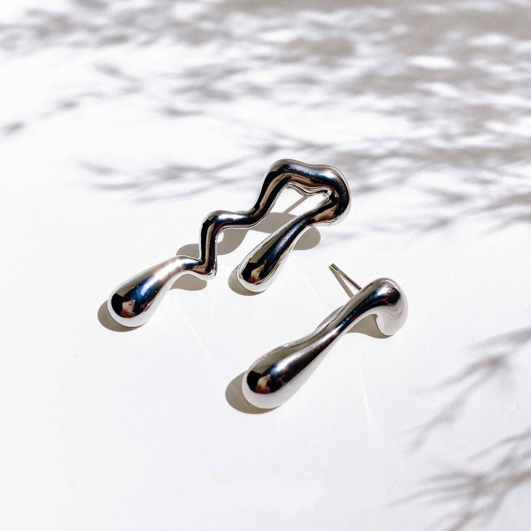 Aretes colgantes con diseño irregular - Dressygt