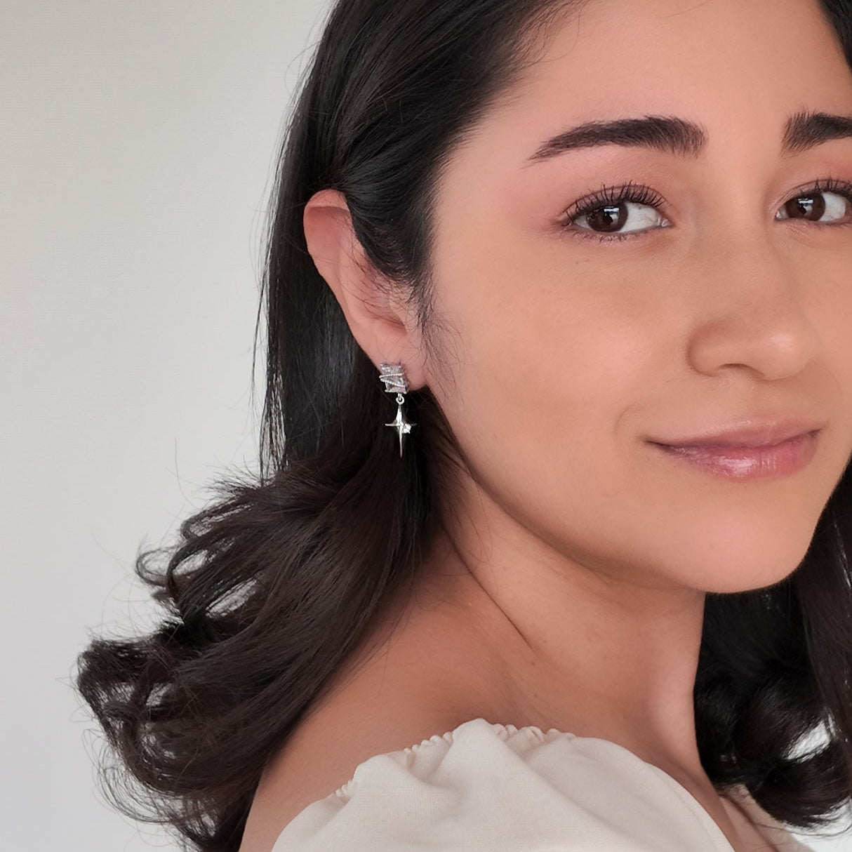 Aretes con estrella colgante - Dressygt