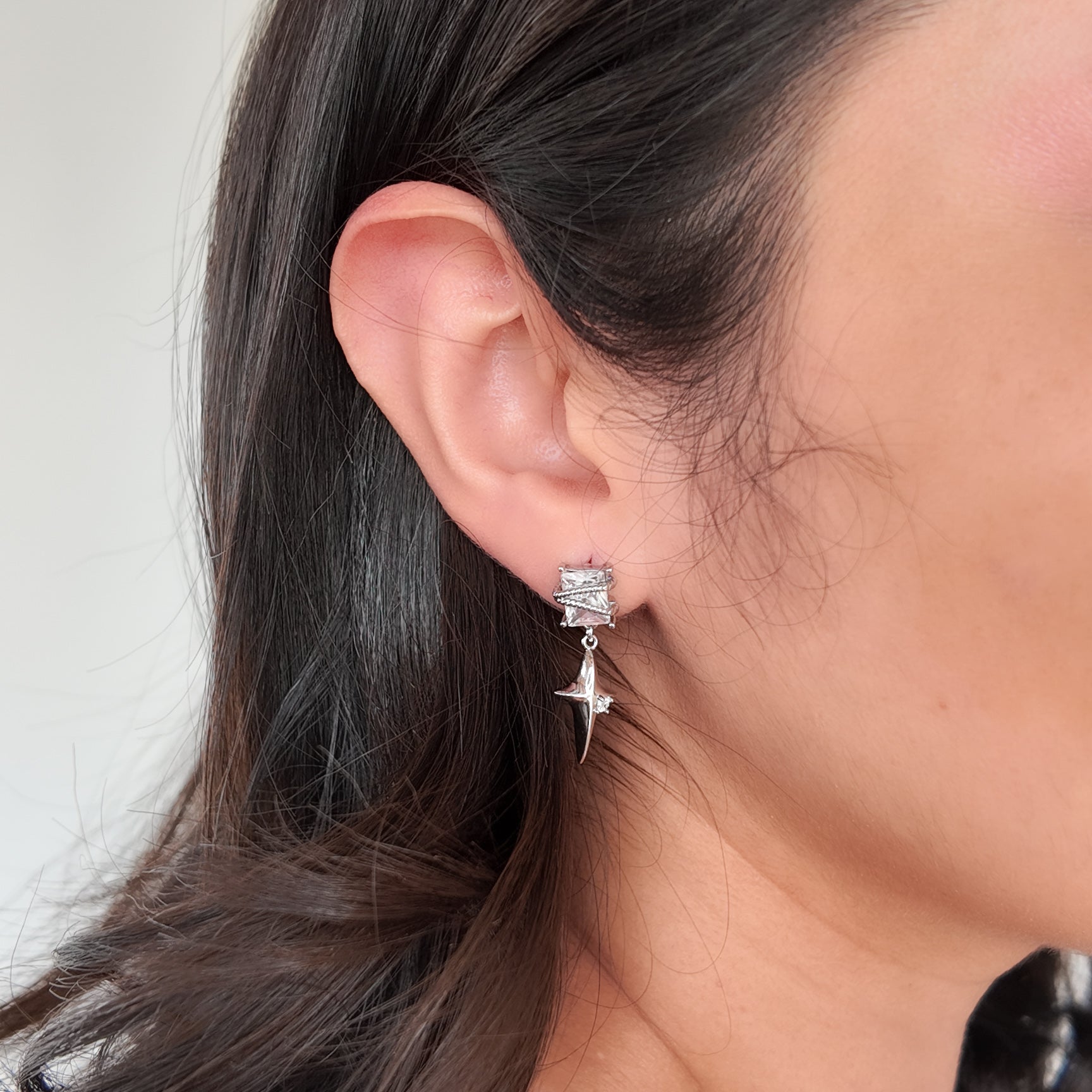 Aretes con estrella colgante - Dressygt
