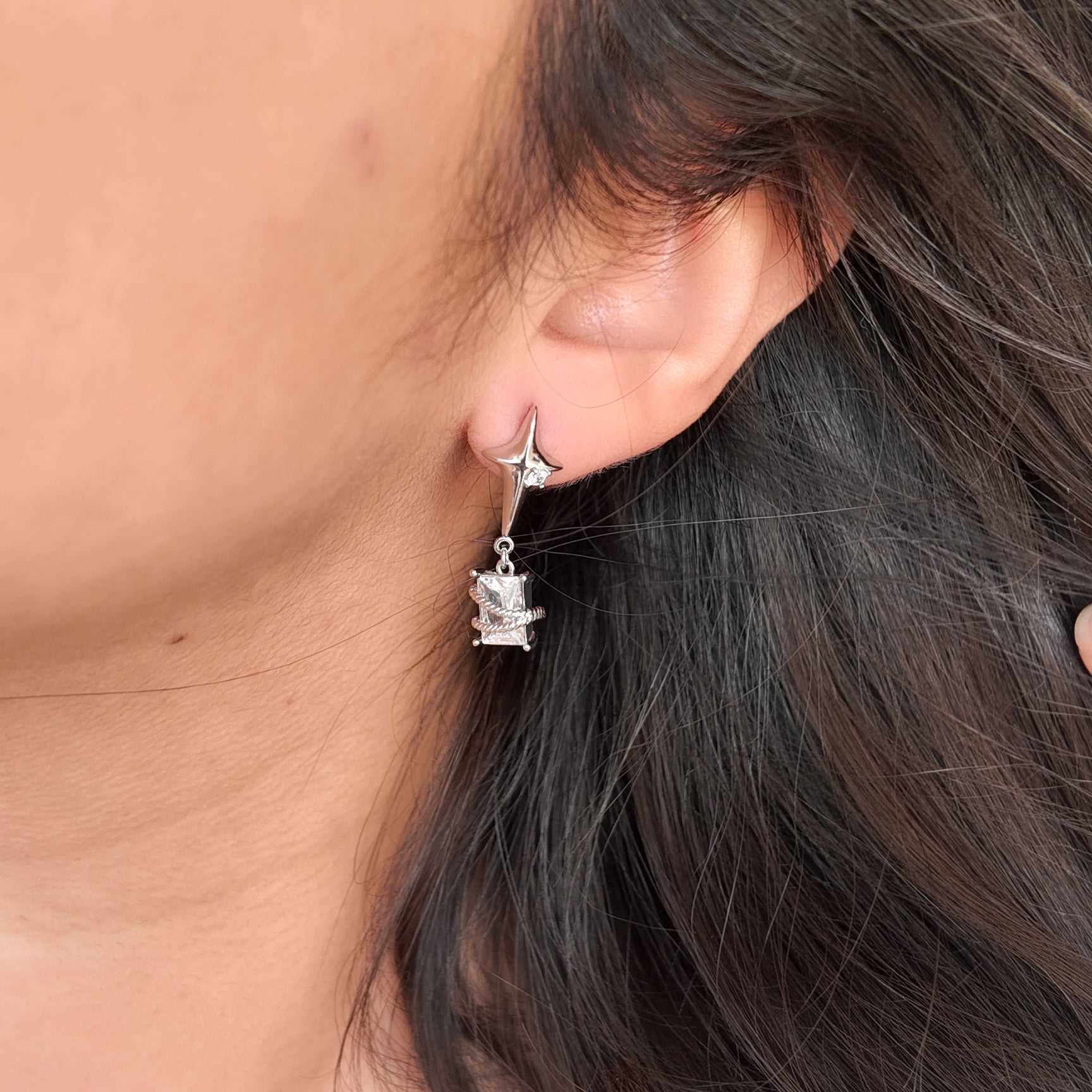 Aretes con estrella colgante - Dressygt