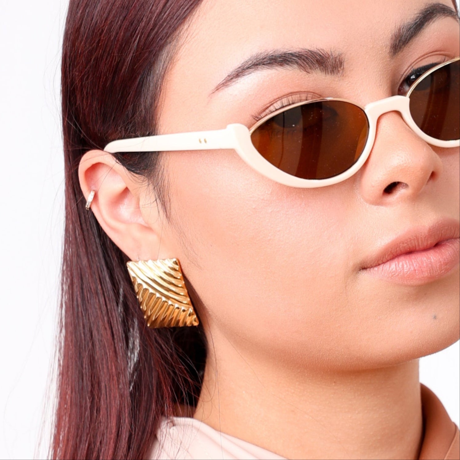 Aretes dorados rectangulares - Dressygt