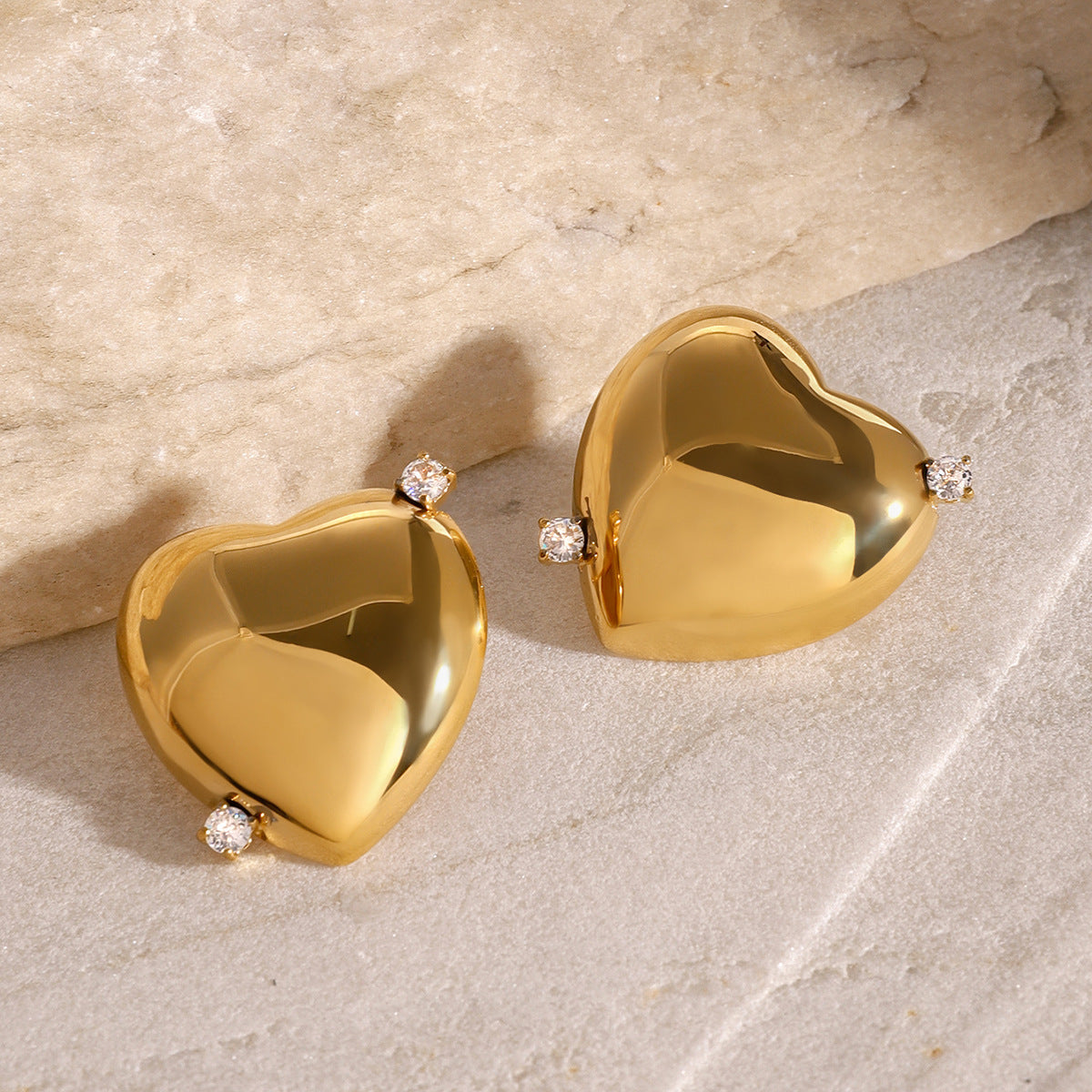 Aretes de corazón con diamantes - Dressygt