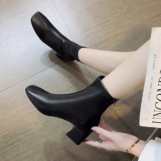 Botines negros de tacón