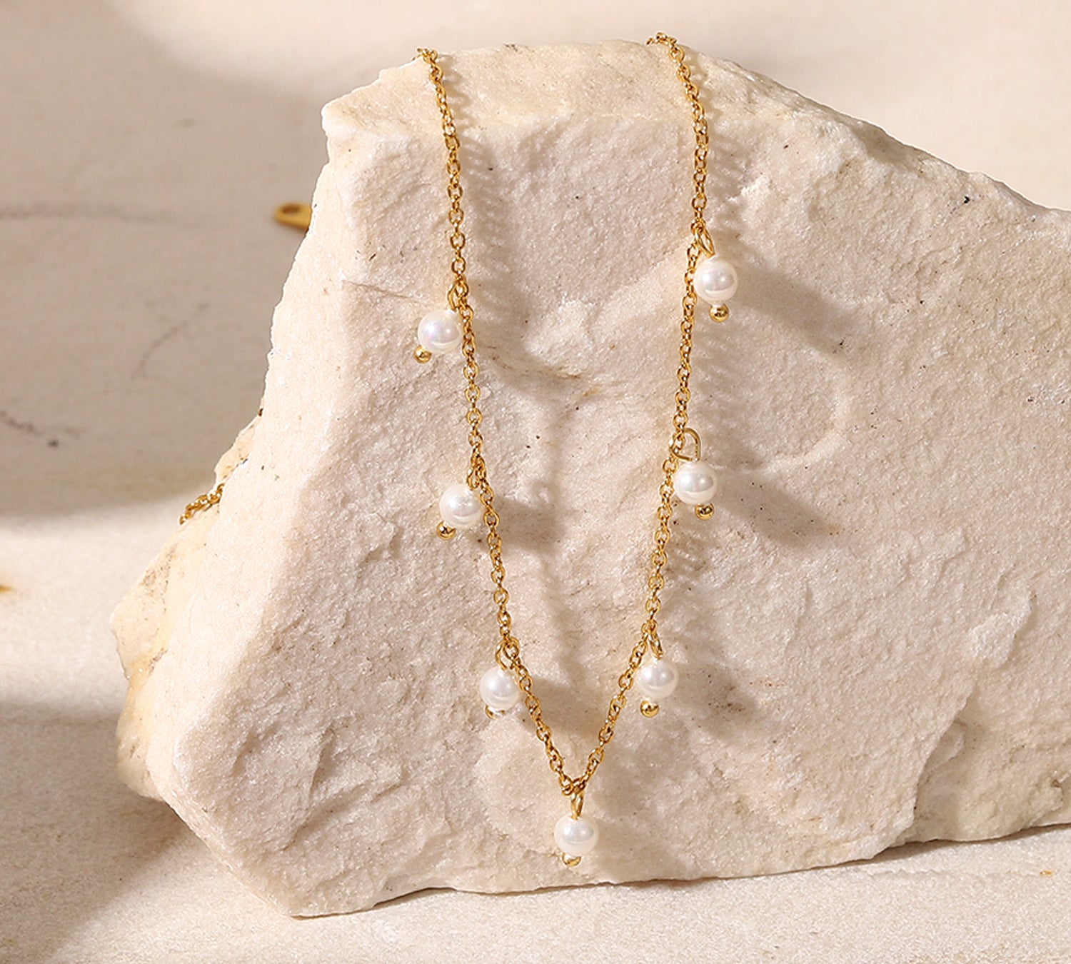 Choker dorado con perlas - Dressygt