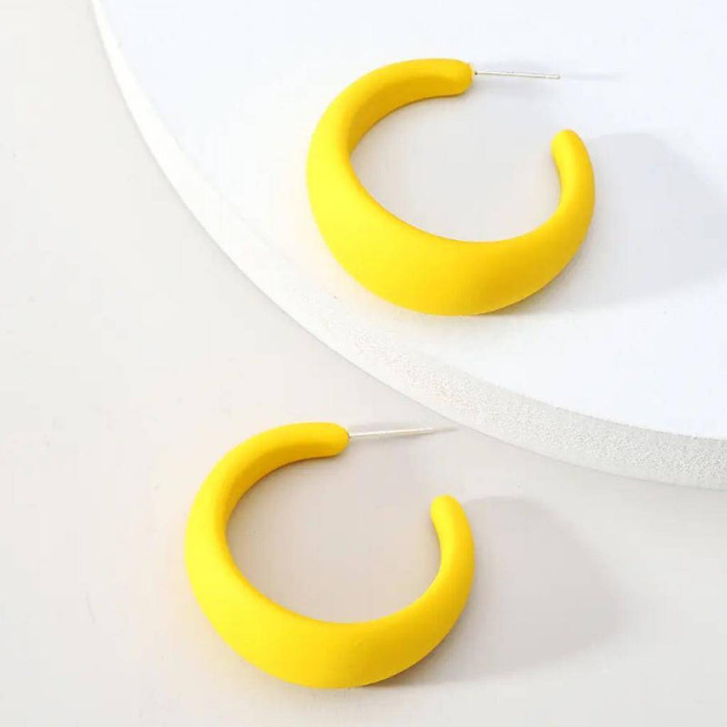 Argollas minimalistas de colores