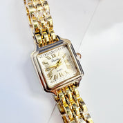 Reloj de mujer con pulsera de tres hileras