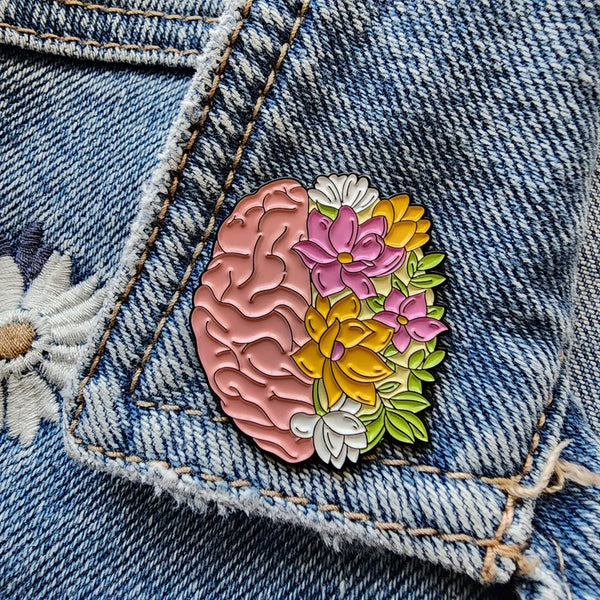 Pin de cerebro floral