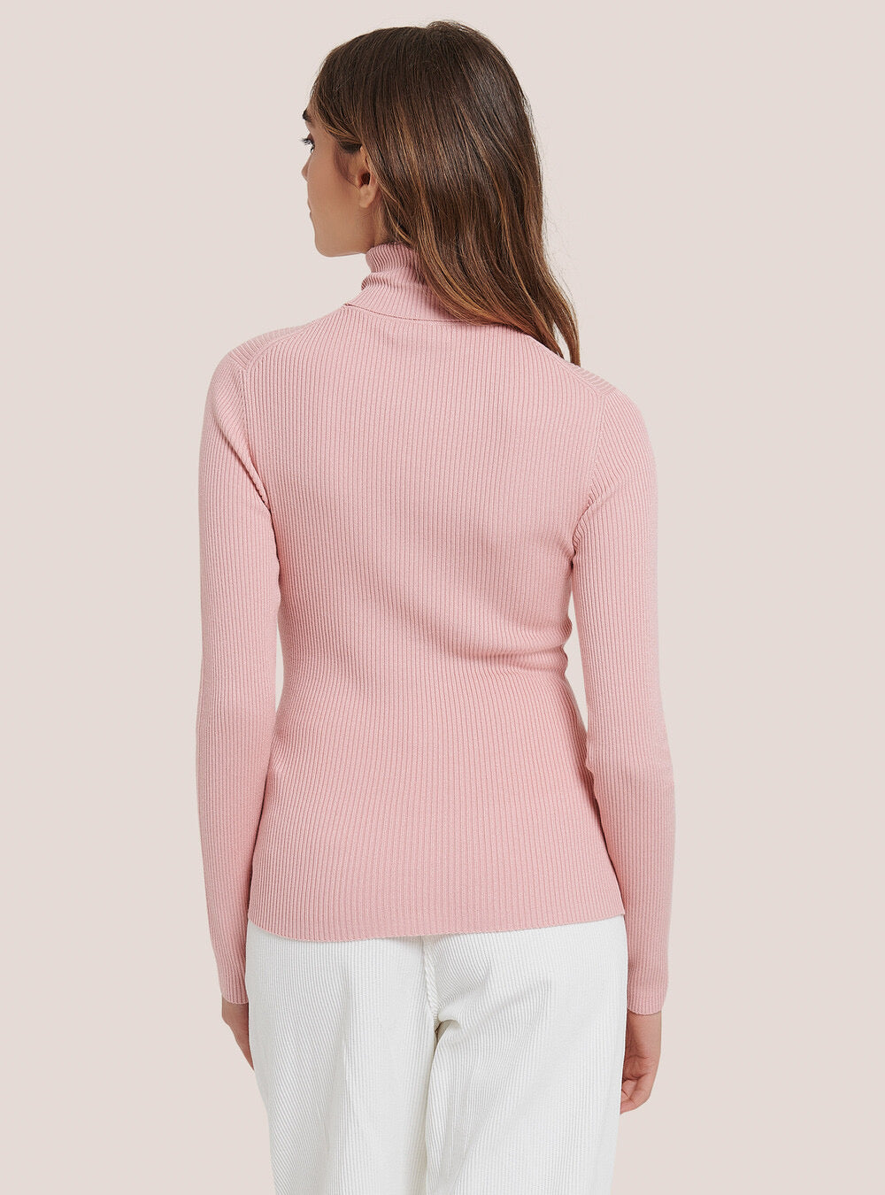 Blusa de cuello de tortuga básico