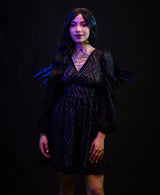 Vestido corto de manga largaron escote en V