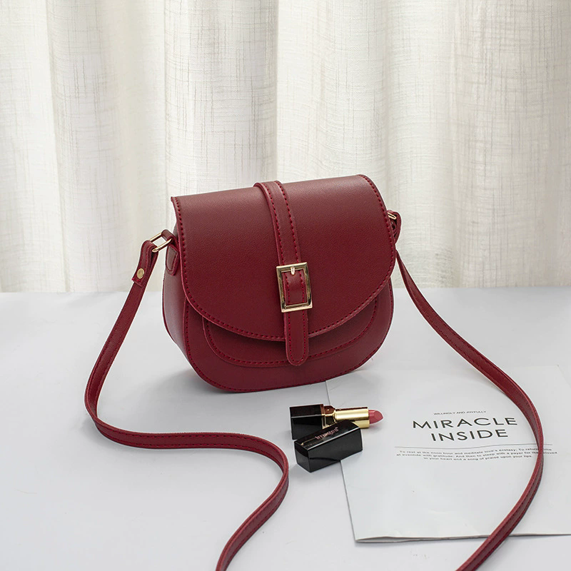 Bolso con correa larga