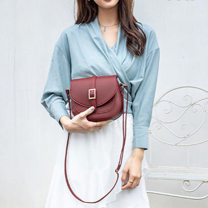 Bolso con correa larga