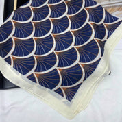 Pañuelo azul estampado