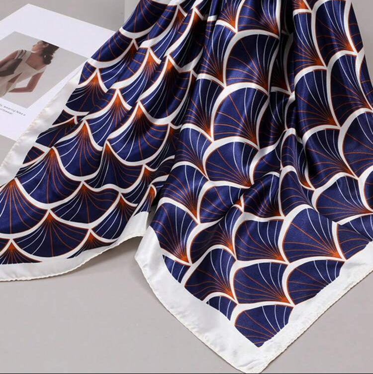 Pañuelo azul estampado