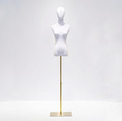 Maniquí minimalista con cabeza