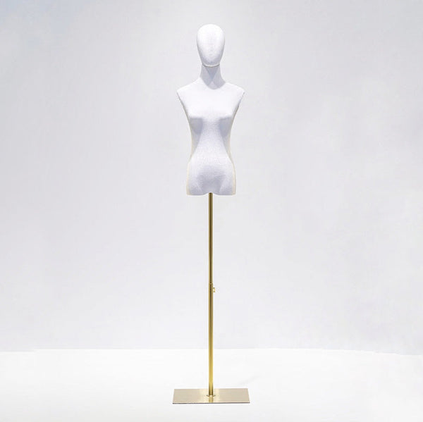 Maniquí minimalista con cabeza