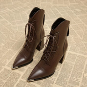 Botines de tacón alto con cordones