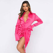 Vestido corto de manga larga. - Dressygt
