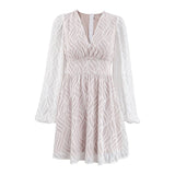 Vestido corto de manga largaron escote en V
