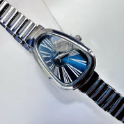 Reloj para mujer con carátula triangular