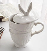 Taza con orejas de conejo