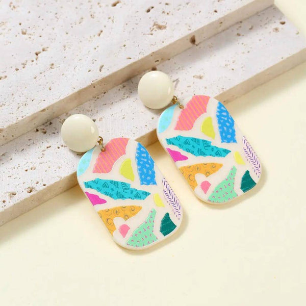 Aretes minimalistas de colores