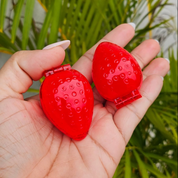 Brillo de labios con forma de fresa