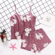 Pijama de satín de short y blusa