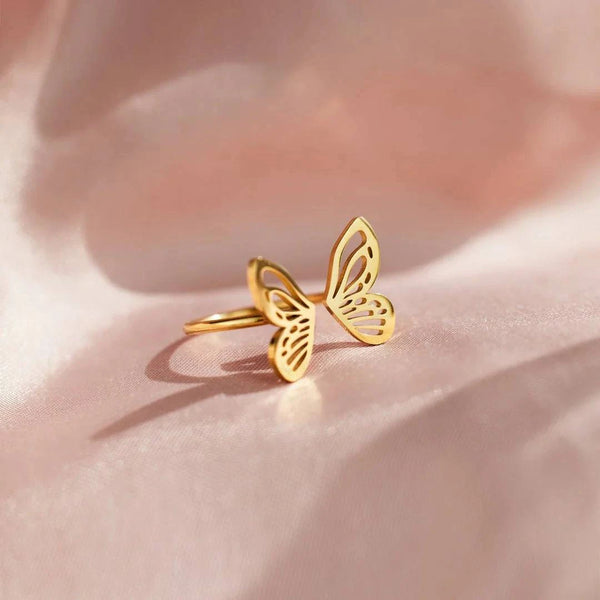 Anillo con diseño de mariposa