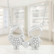 Collar con dije de niños plateado - Dressygt