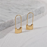 Aretes colgantes con diseño de candado