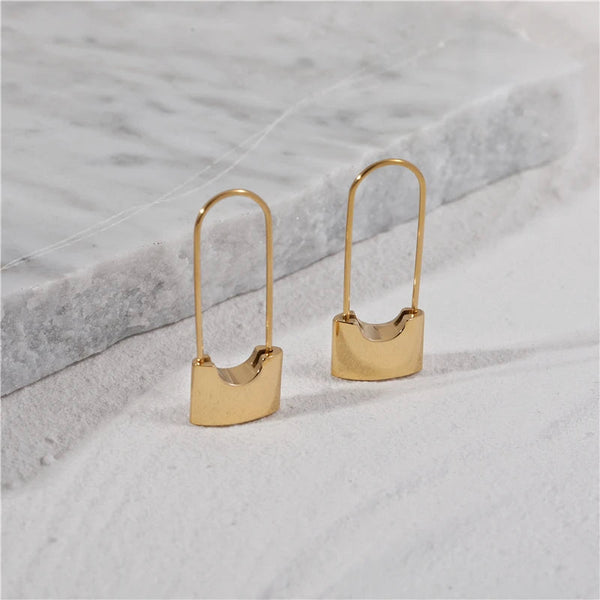 Aretes colgantes con diseño de candado