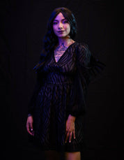 Vestido corto de manga largaron escote en V - Dressygt