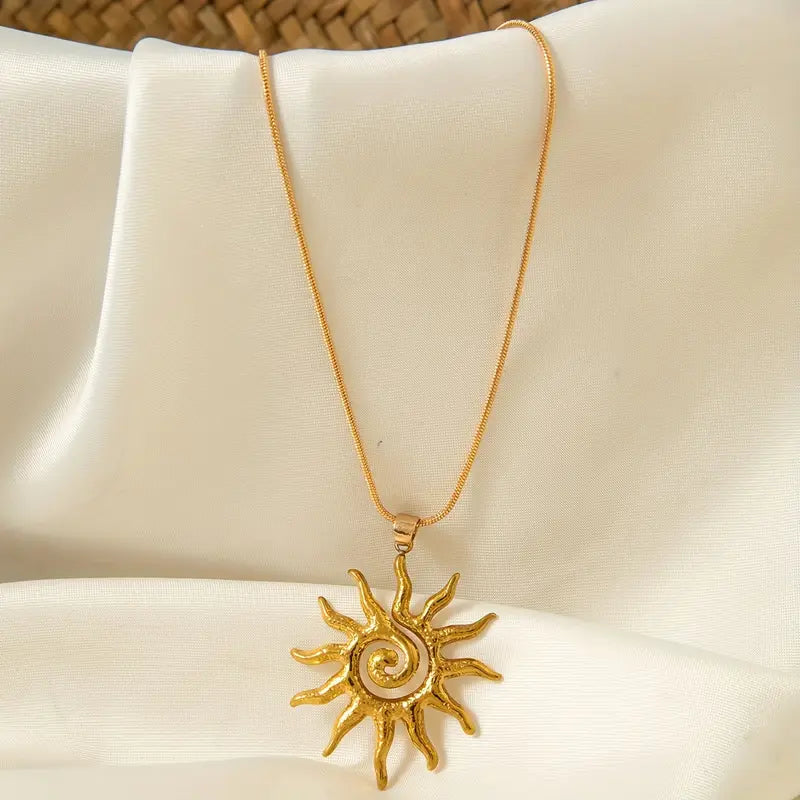 Collar con dije de sol
