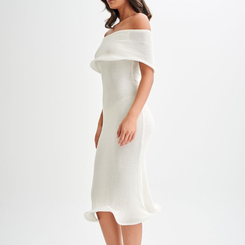Vestido midi de hombros caídos