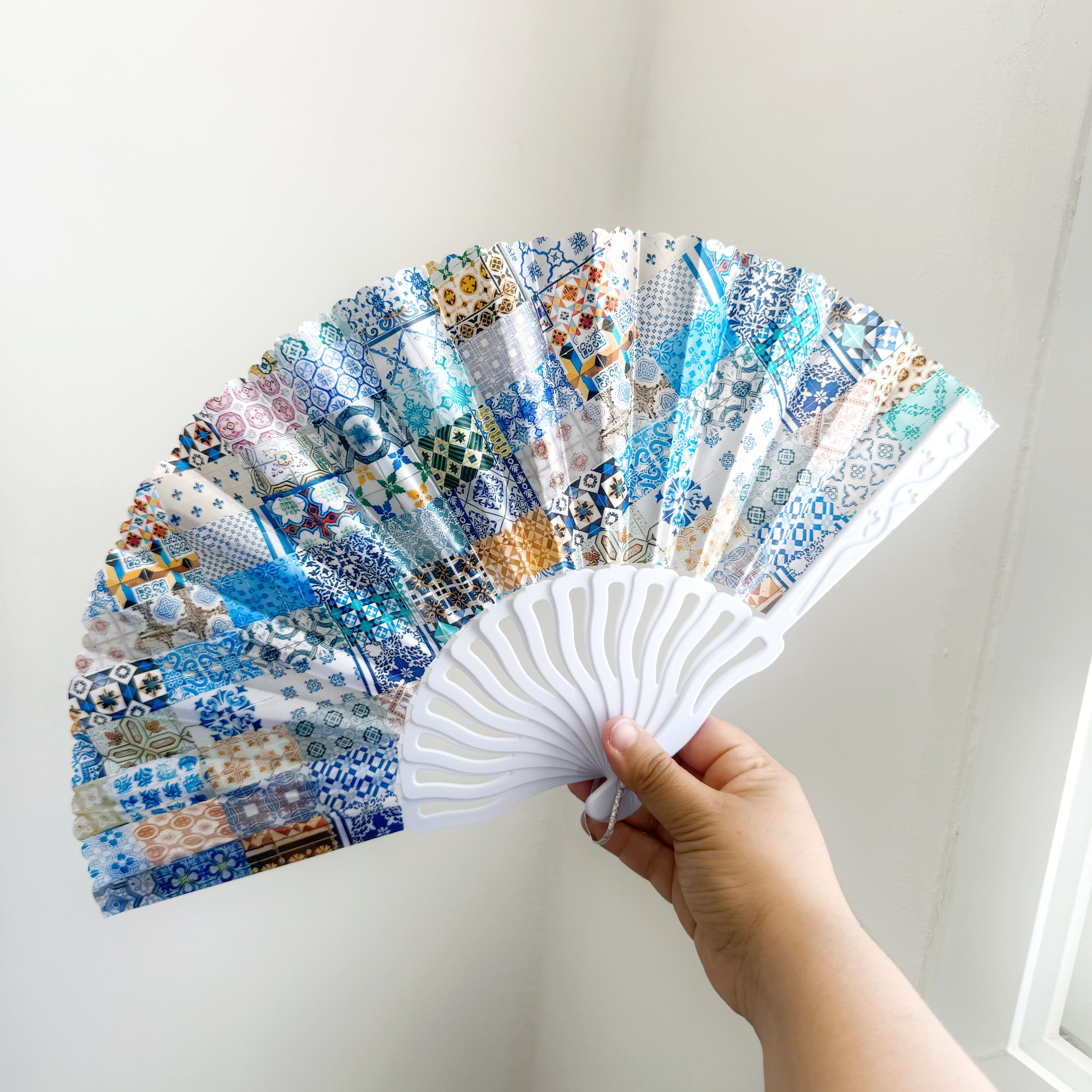 Abanico plegable con estampado de mosaico - Dressygt