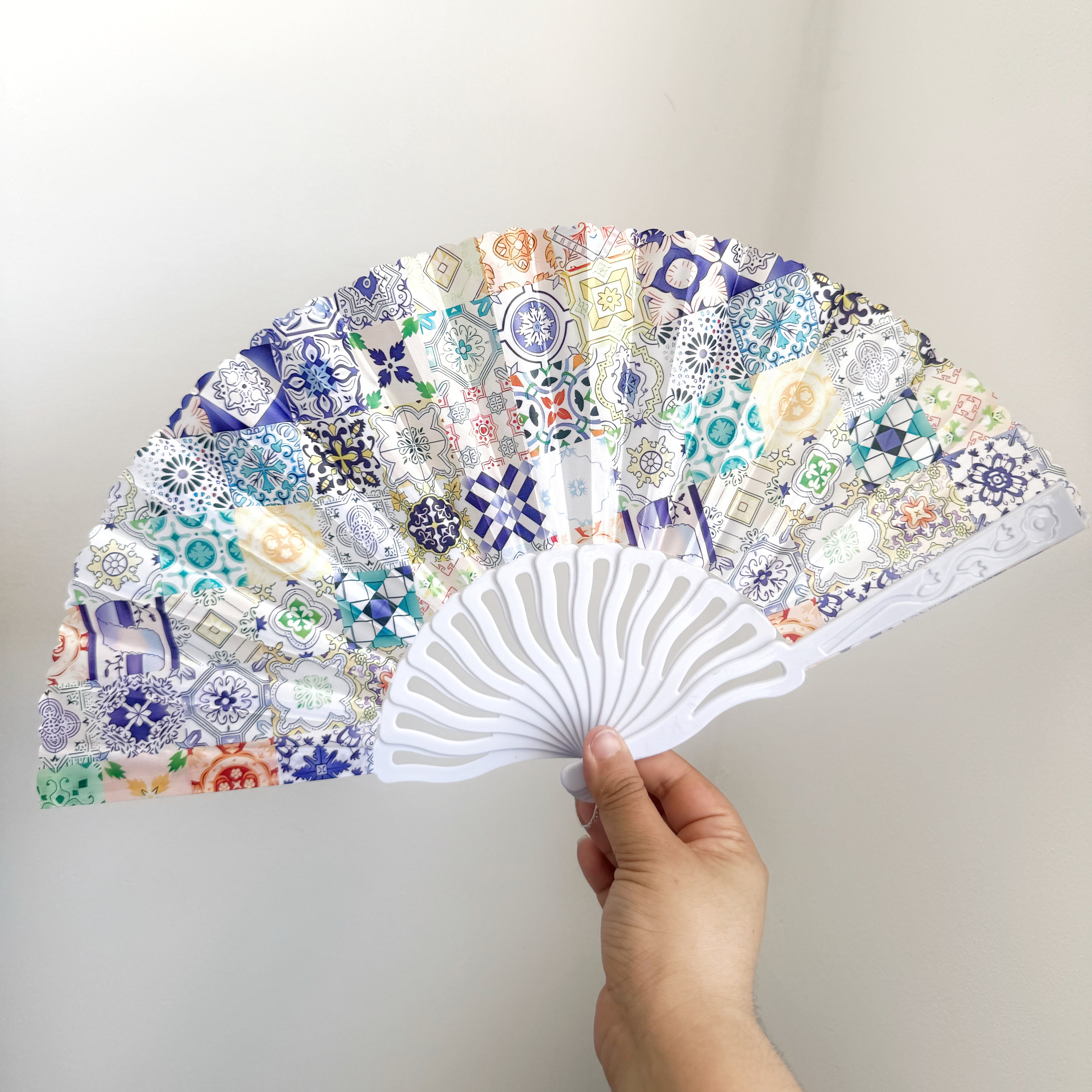 Abanico plegable con estampado de mosaico - Dressygt