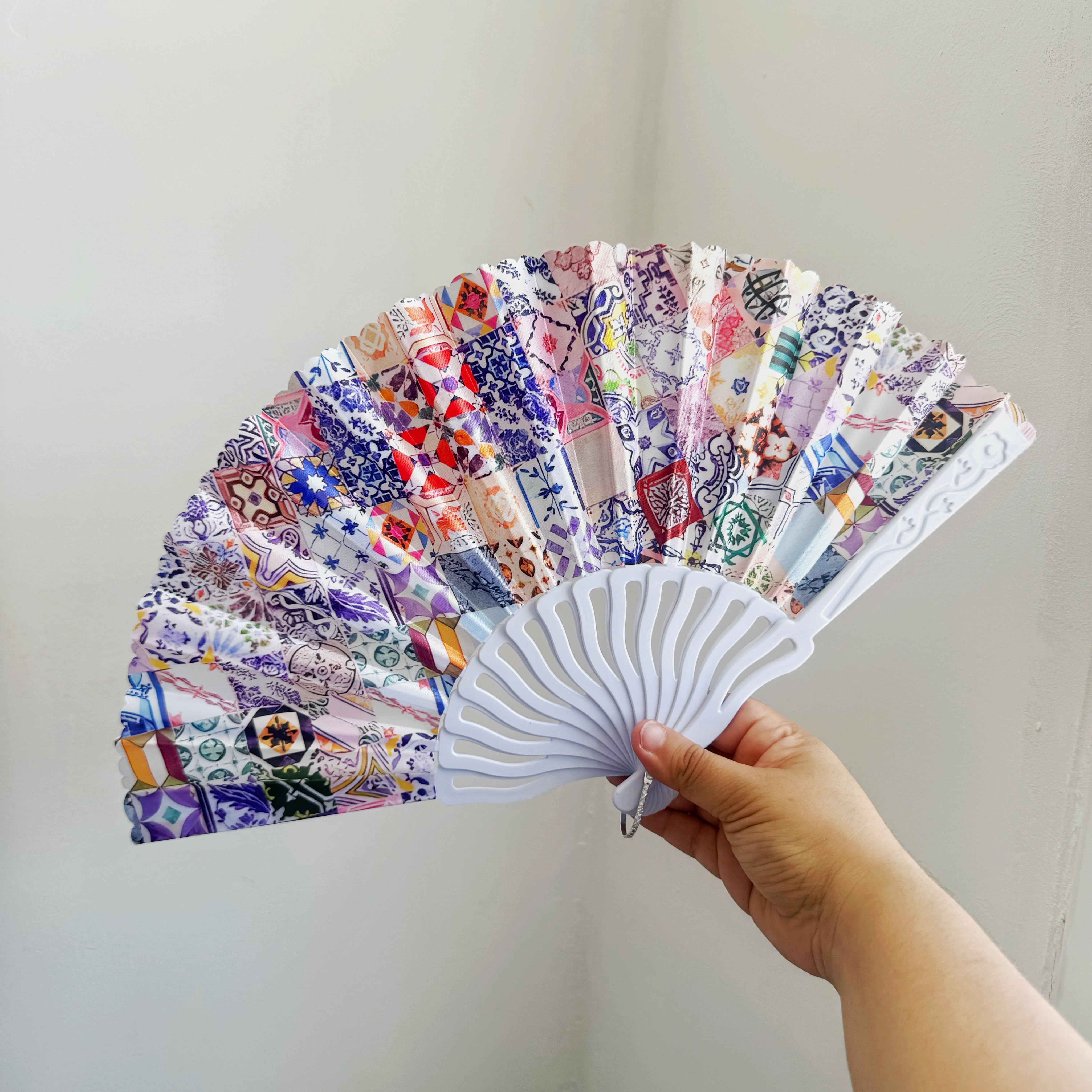 Abanico plegable con estampado de mosaico - Dressygt