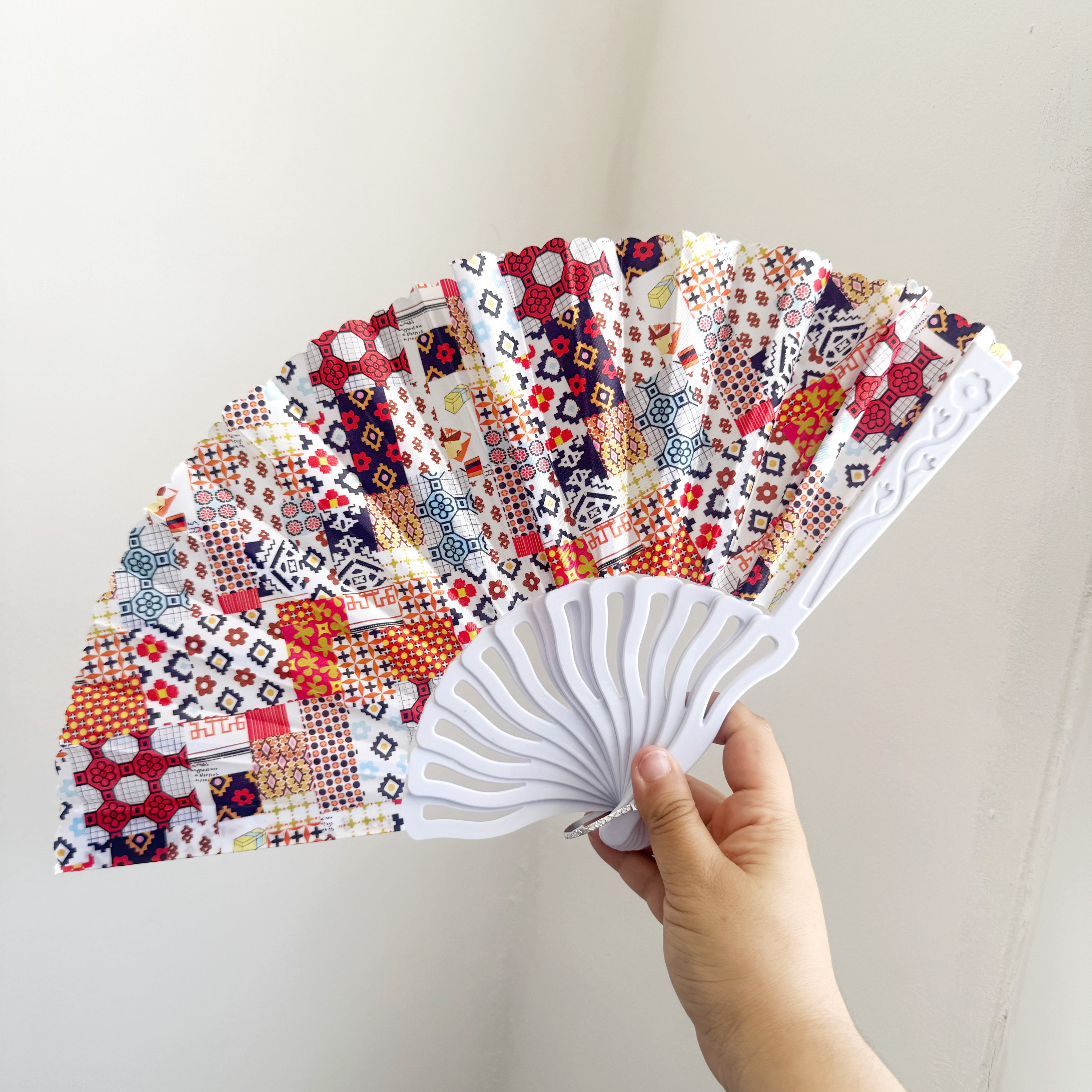 Abanico plegable con estampado de mosaico - Dressygt