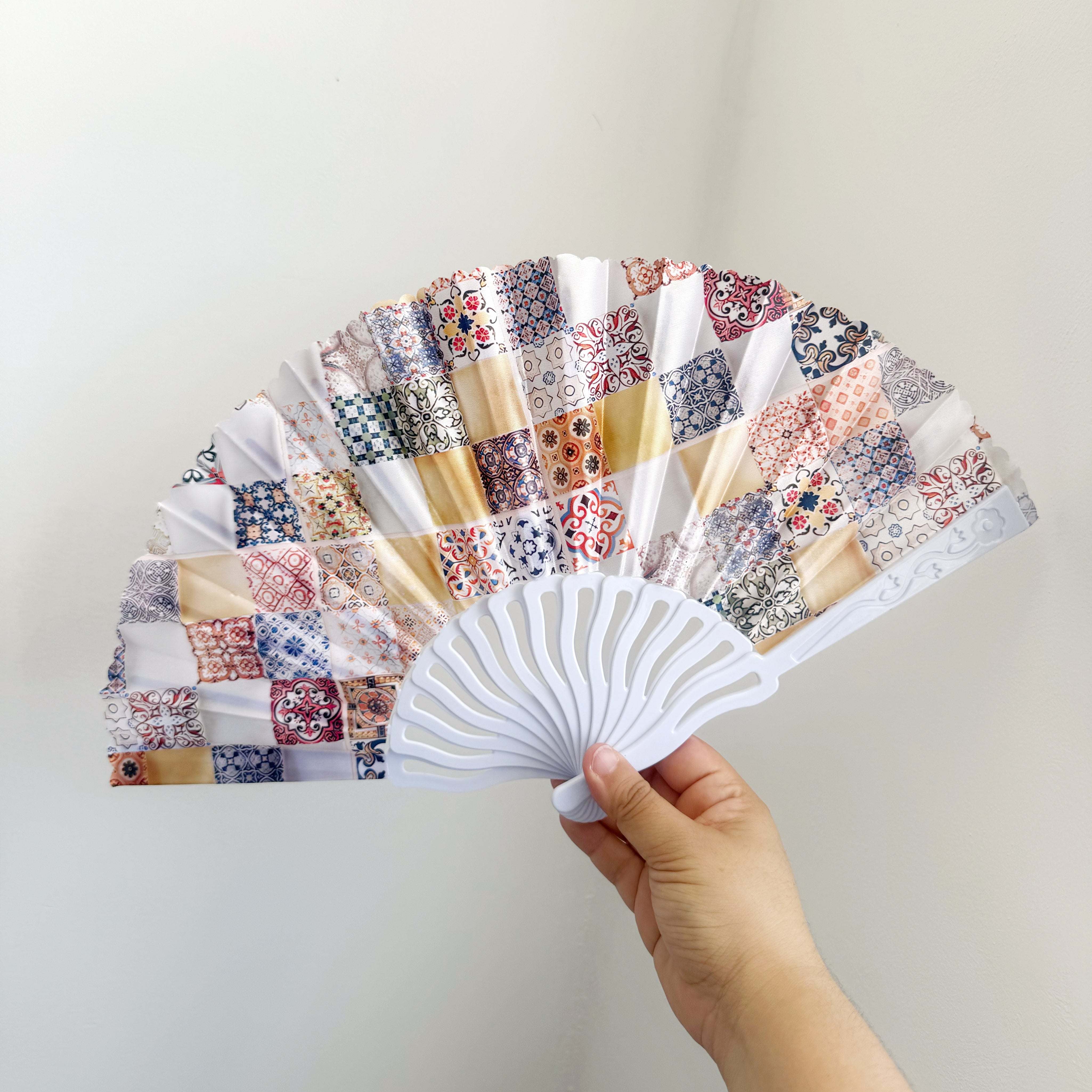Abanico plegable con estampado de mosaico - Dressygt