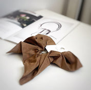 Scrunchie tipo moño cuadrado