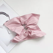 Scrunchie tipo moño cuadrado