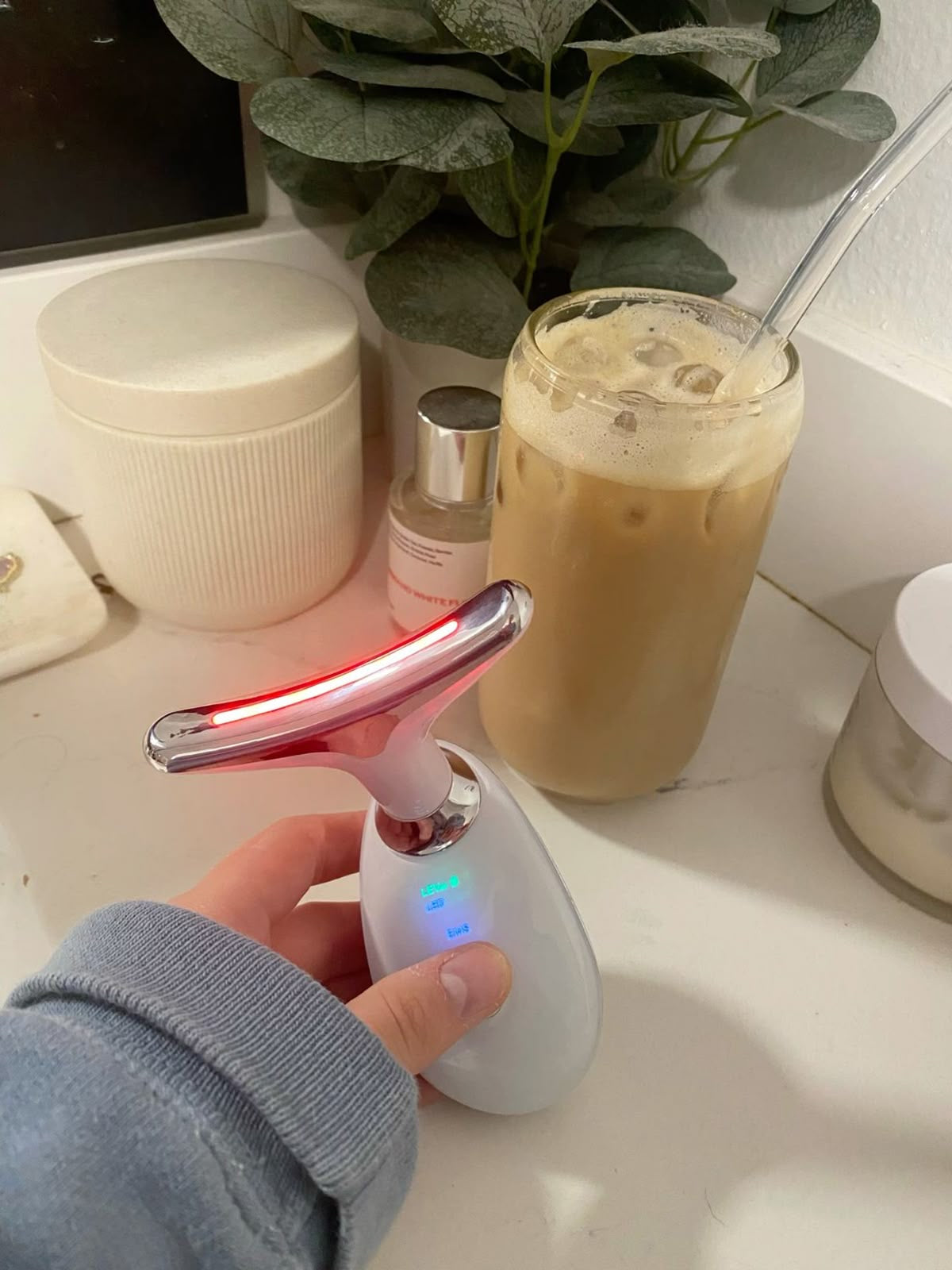 Masajeador facial eléctrico efecto lifting