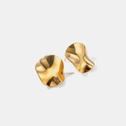 Aretes dorados con diseño asimétrico - Dressygt