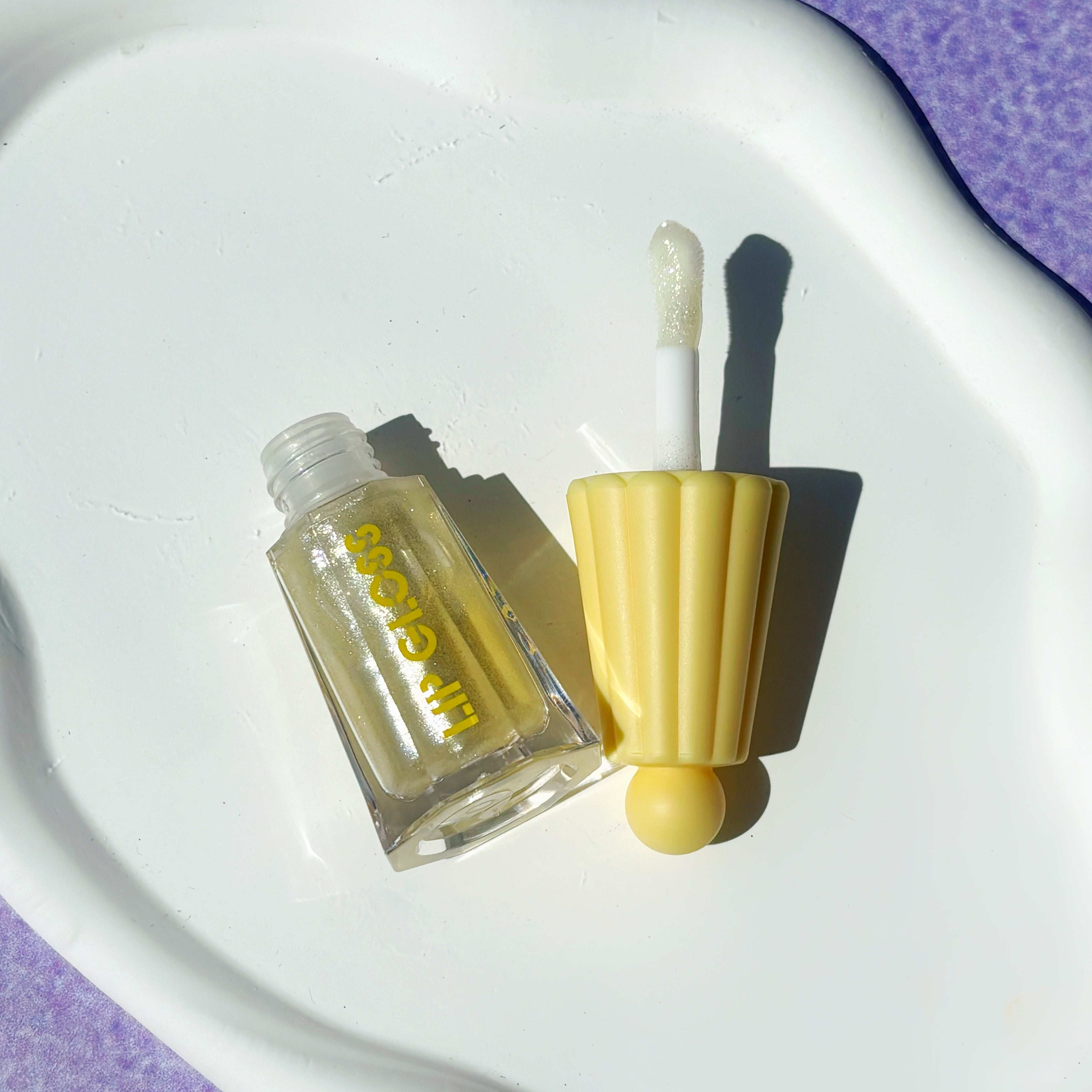 Lip gloss hidratante con efecto glitter