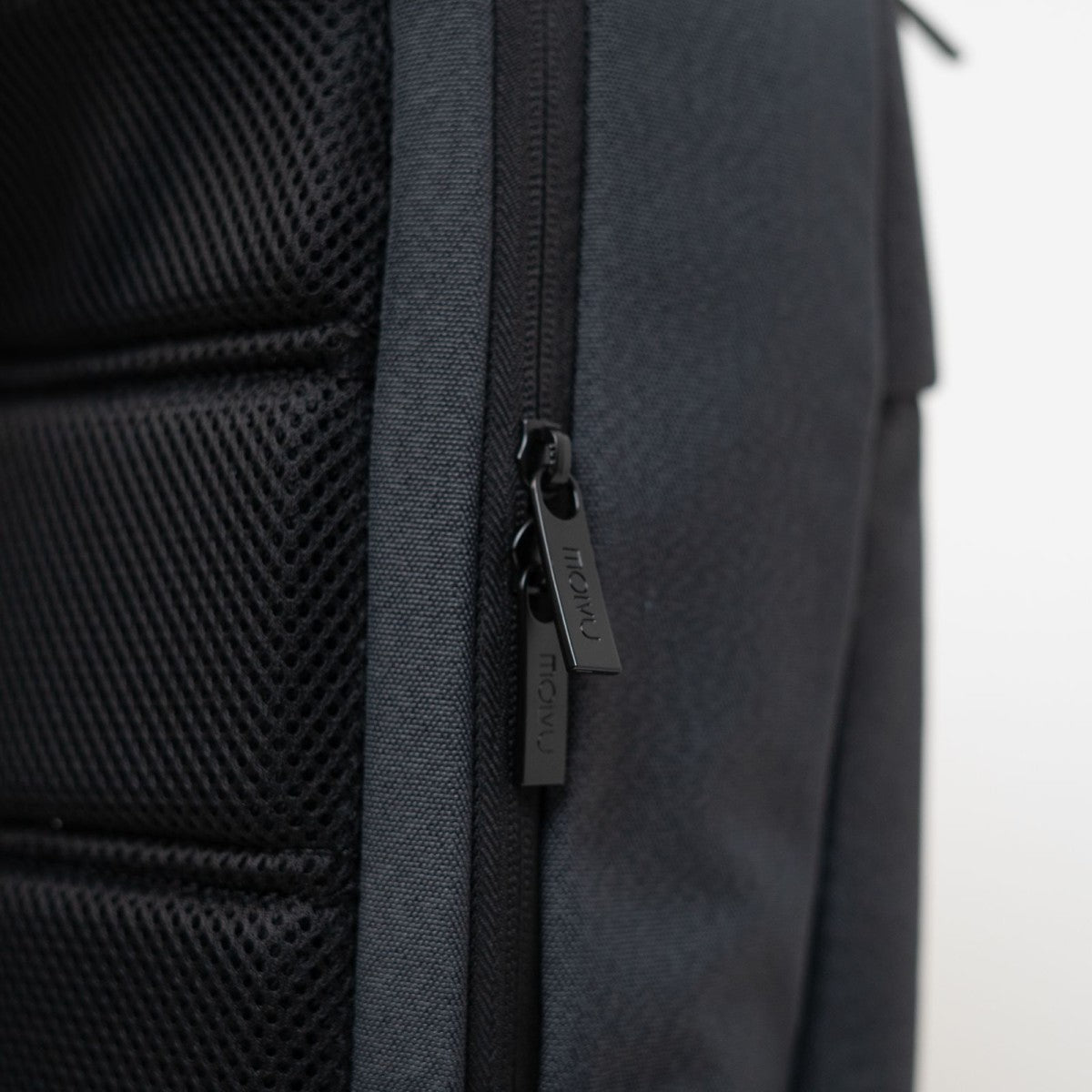 Mochila Business 11  by MOLVU