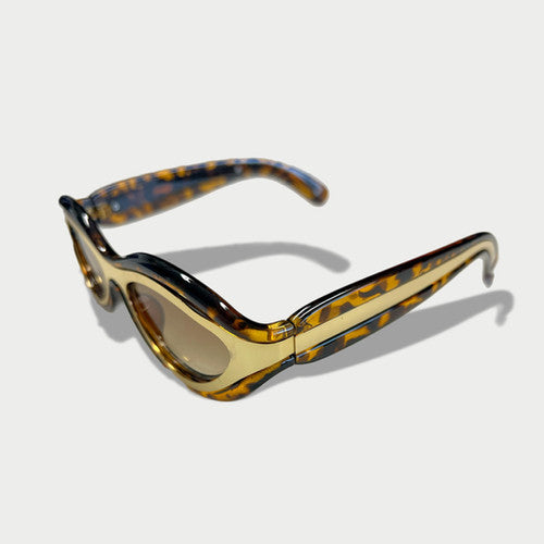 Gafas de sol con moldura gruesa