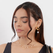 Choker dorado con perlas