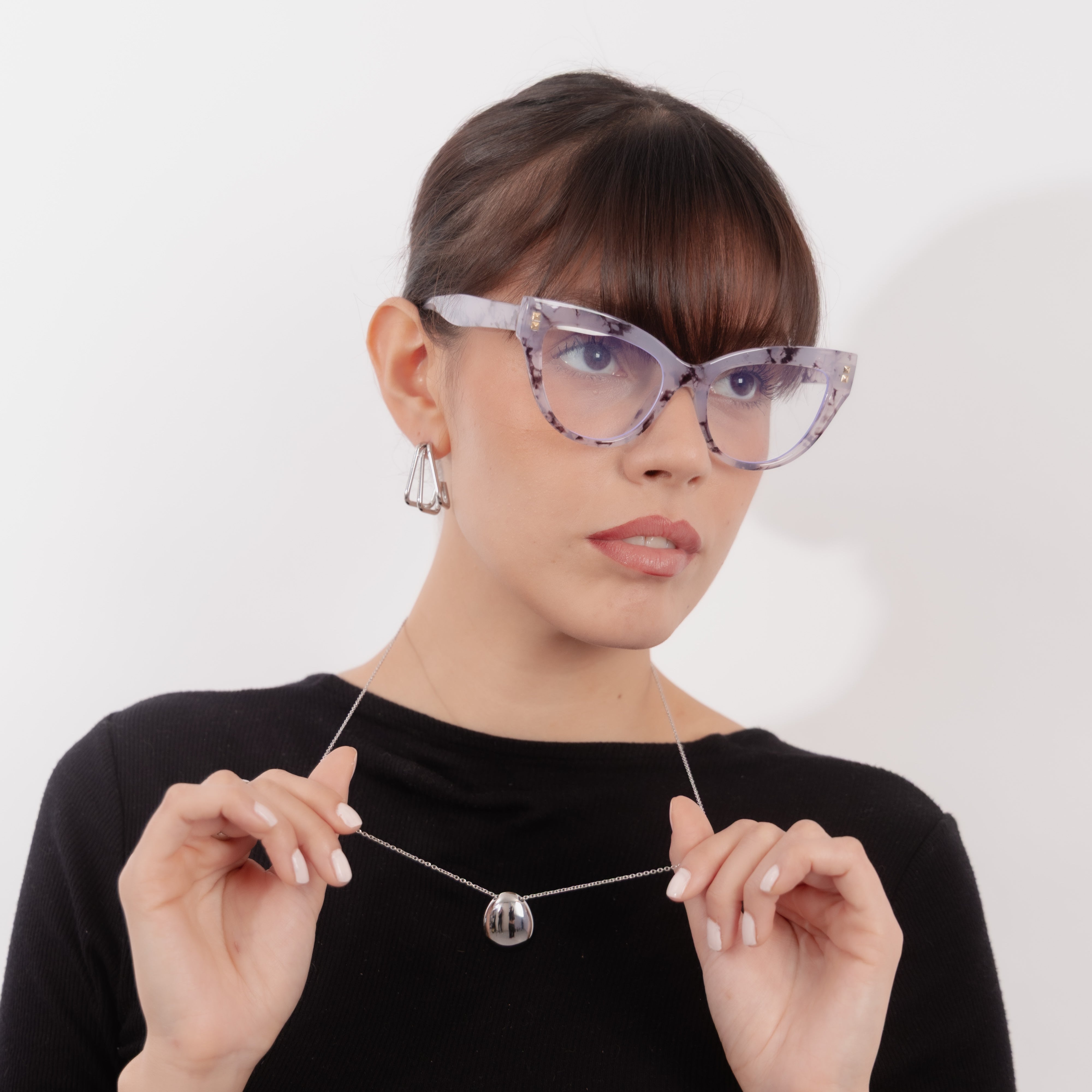 Collar con dije redondo